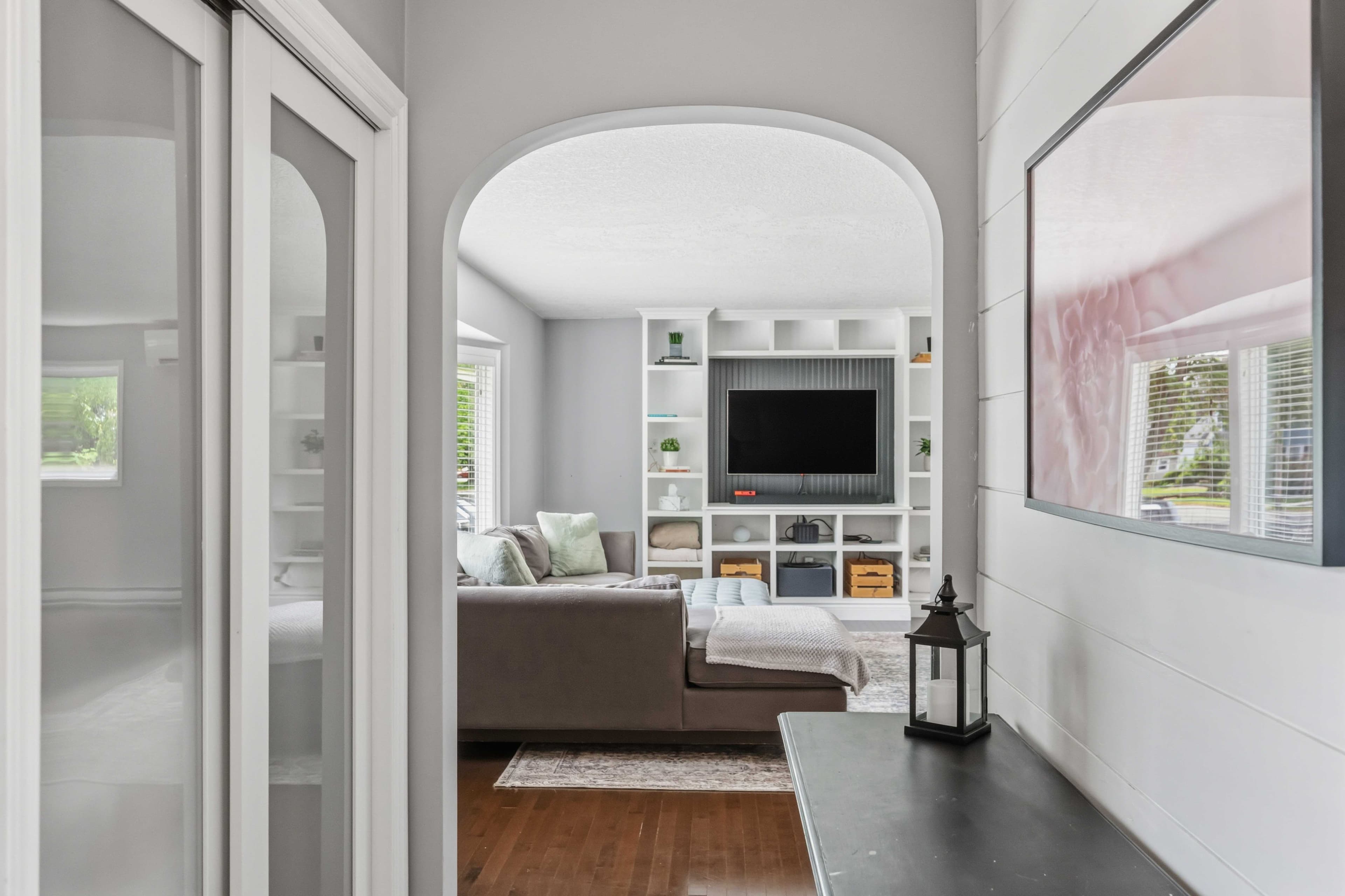 Living room toward the entrance
